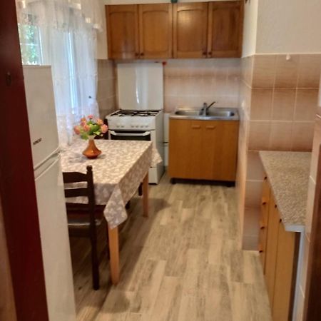 Apartman Dujmic Kornić Exteriör bild
